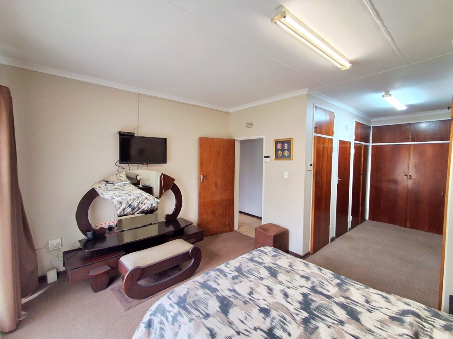 4 Bedroom Property for Sale in Vaalpark Free State